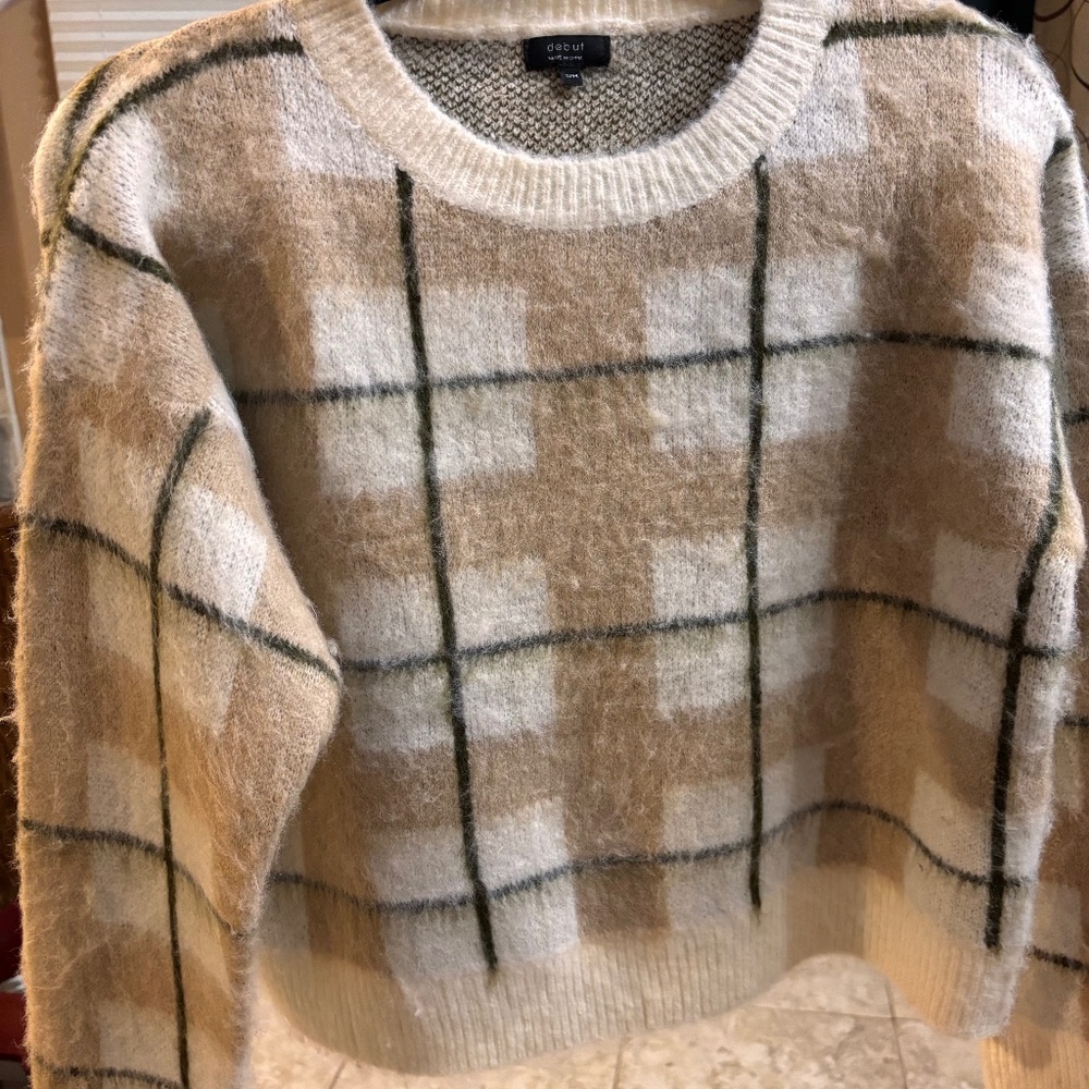 NEW debut Women’s Cropped Soft Designer Sweater -Med